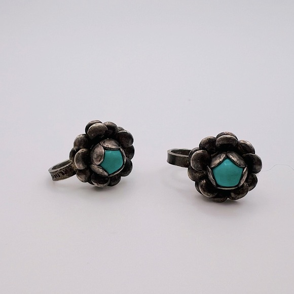 Turquoise Flower Sterling SIlver 925 Screw Earrings - Picture 1 of 3